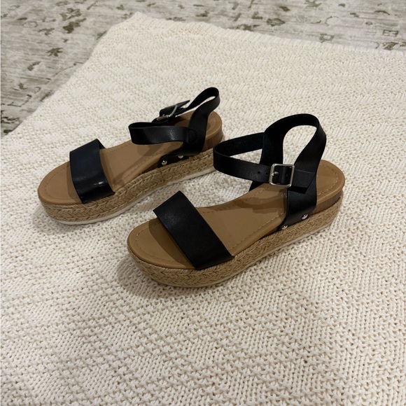 Shoes - Black Strappy Wedge Sandals